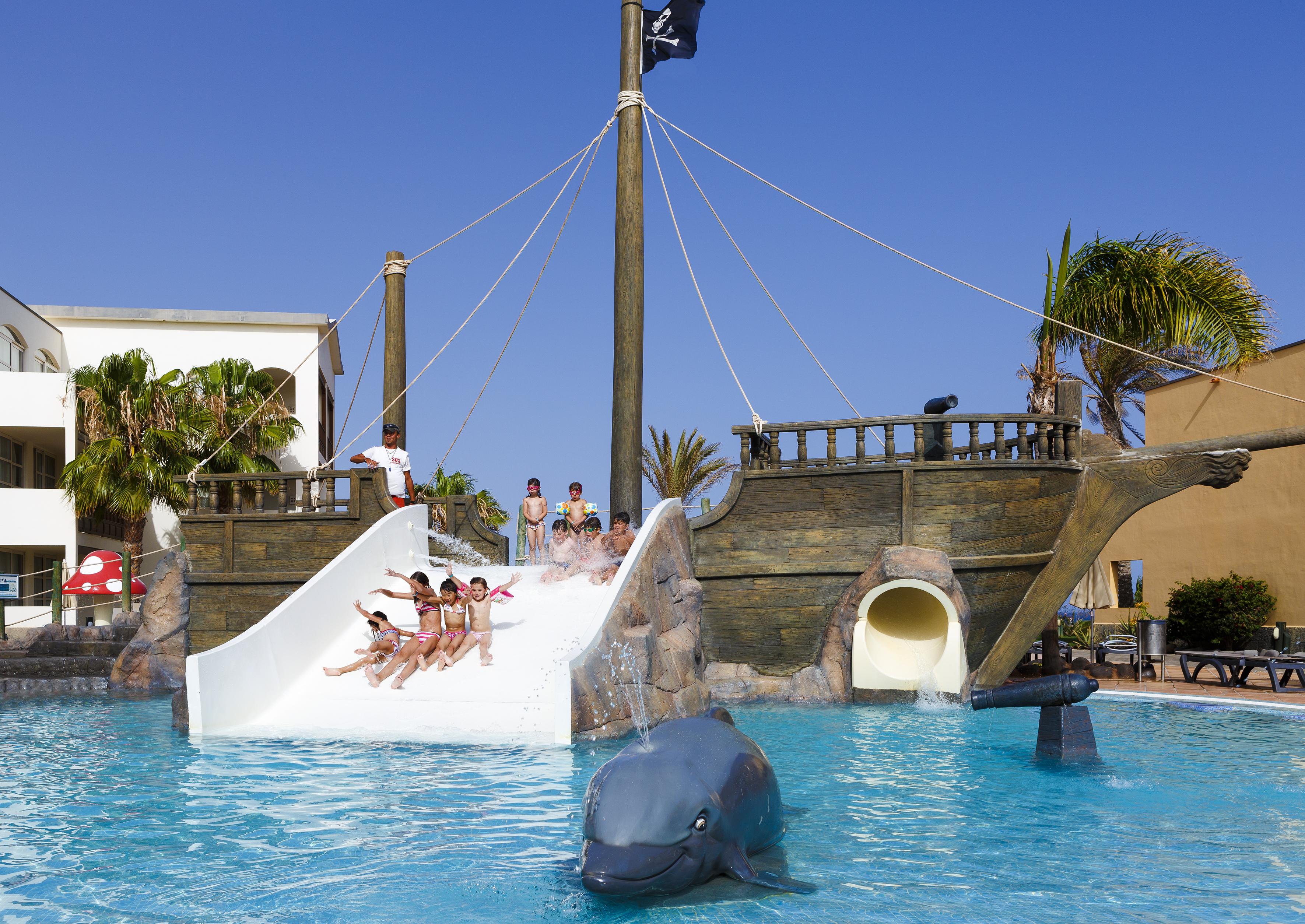H10 Rubicon Horizons Collection (Adults Only) Hotel Плая Бланка Екстериор снимка The pirate ship at the water park