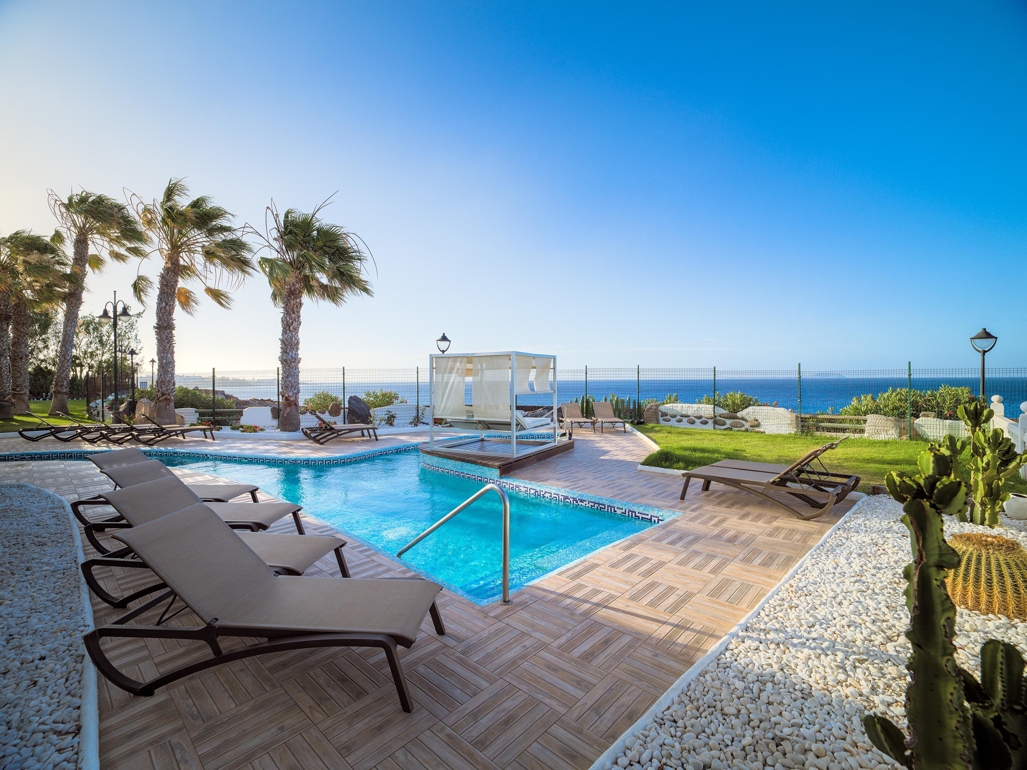 H10 Rubicon Horizons Collection (Adults Only) Hotel Плая Бланка Екстериор снимка The swimming pool at the hotel