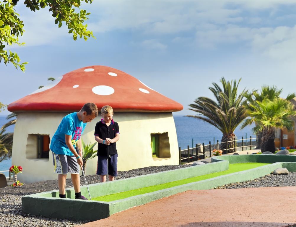 H10 Rubicon Horizons Collection (Adults Only) Hotel Плая Бланка Екстериор снимка Miniature golf in Tenerife, Spain
