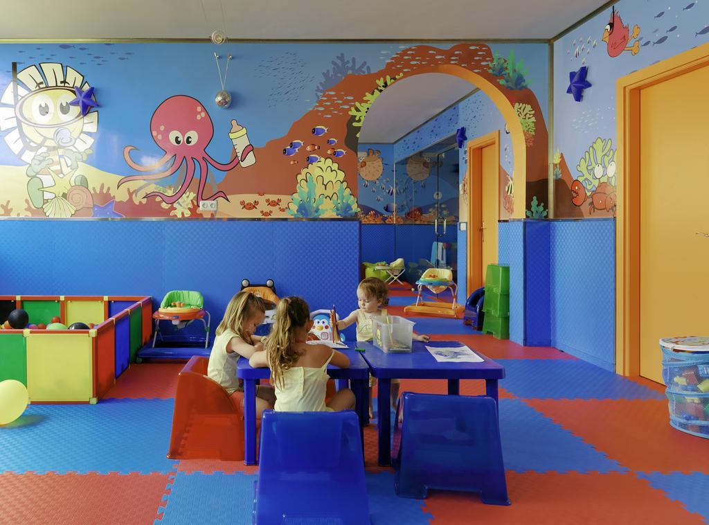 H10 Rubicon Horizons Collection (Adults Only) Hotel Плая Бланка Екстериор снимка A nursery in Italy
